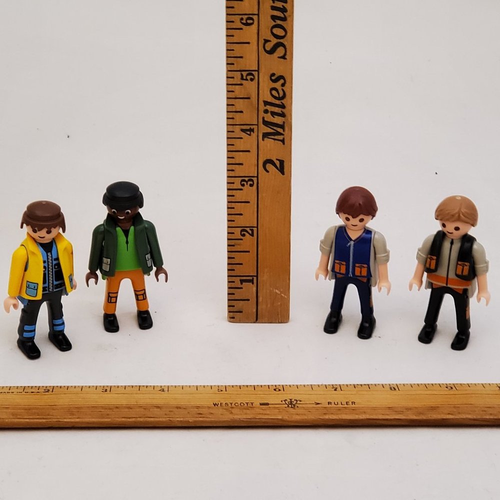 LOT of 4 Modern Playmobil Figures